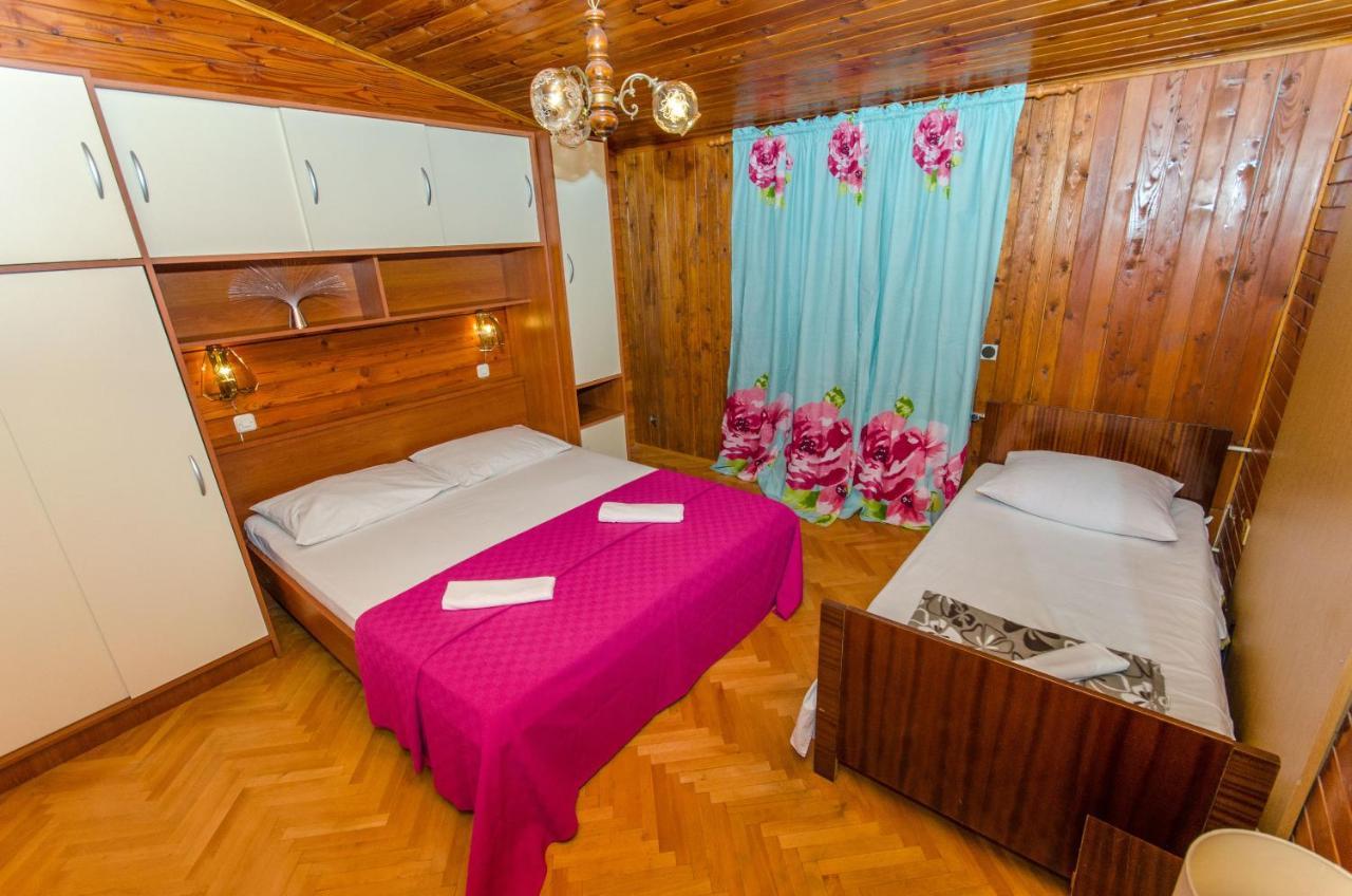 Apartment And Rooms Ivan Макарська Екстер'єр фото